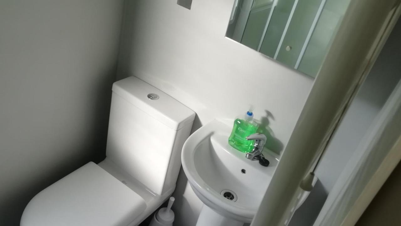 Static Caravan For Hire, Budget Friendly Edinburg Exteriör bild